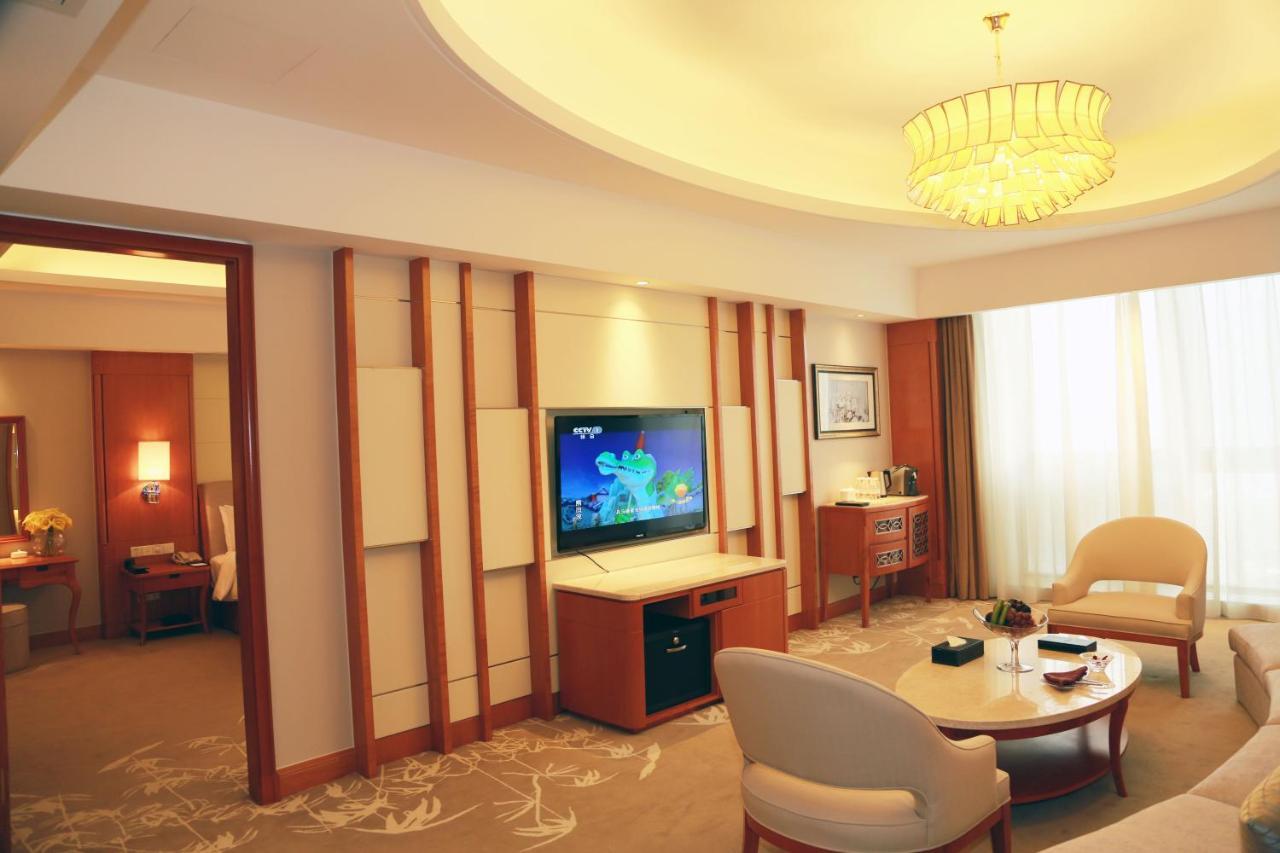 Huaguoshan Hotel Лянюнган Екстериор снимка